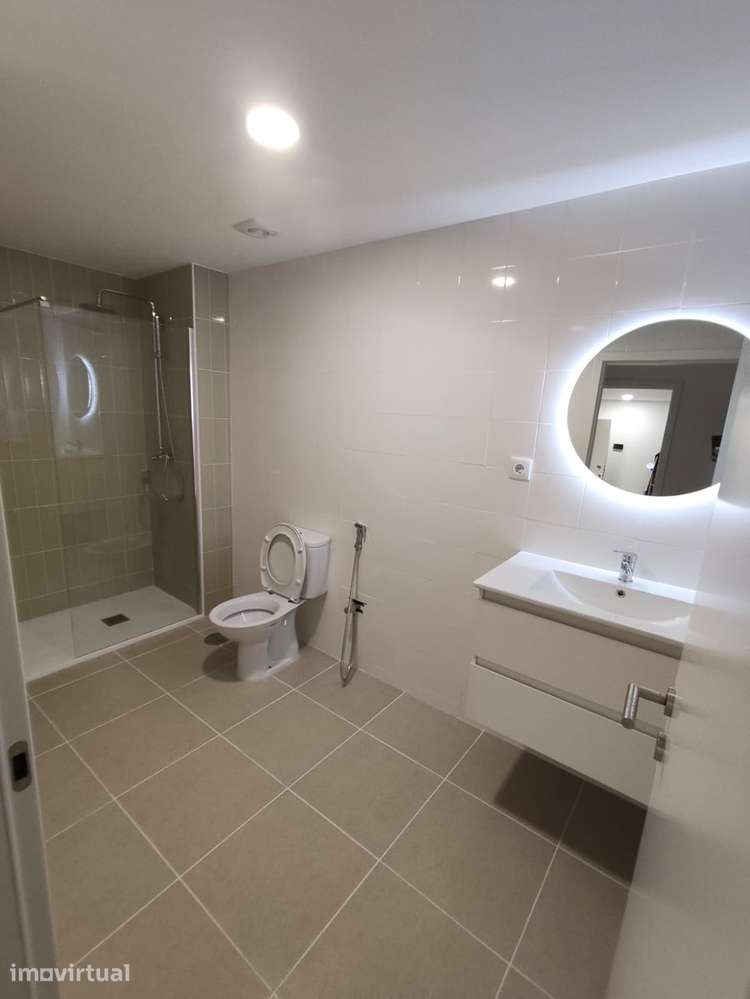 Apartamento T2 localizado na freguesia de Aradas. - Grande imagem: 4/18