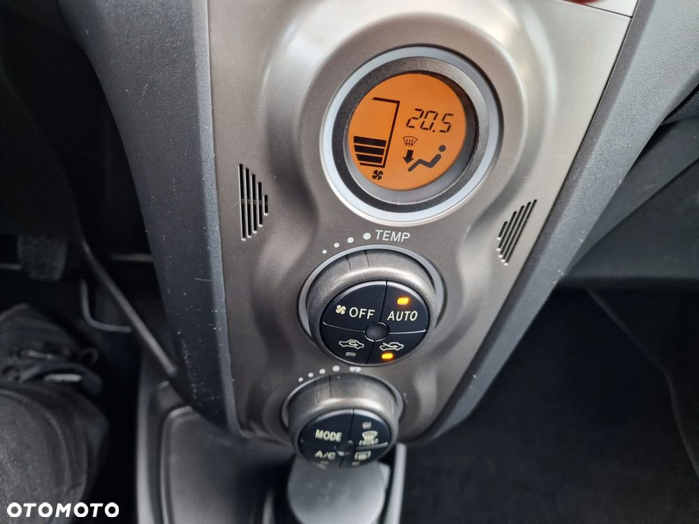 Toyota Yaris 1.33 VVT-i Executive - 18