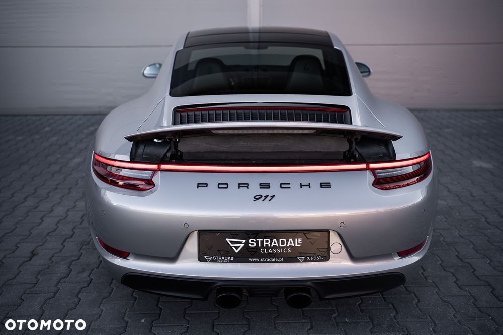 Porsche 911 Carrera 4 GTS PDK - 5