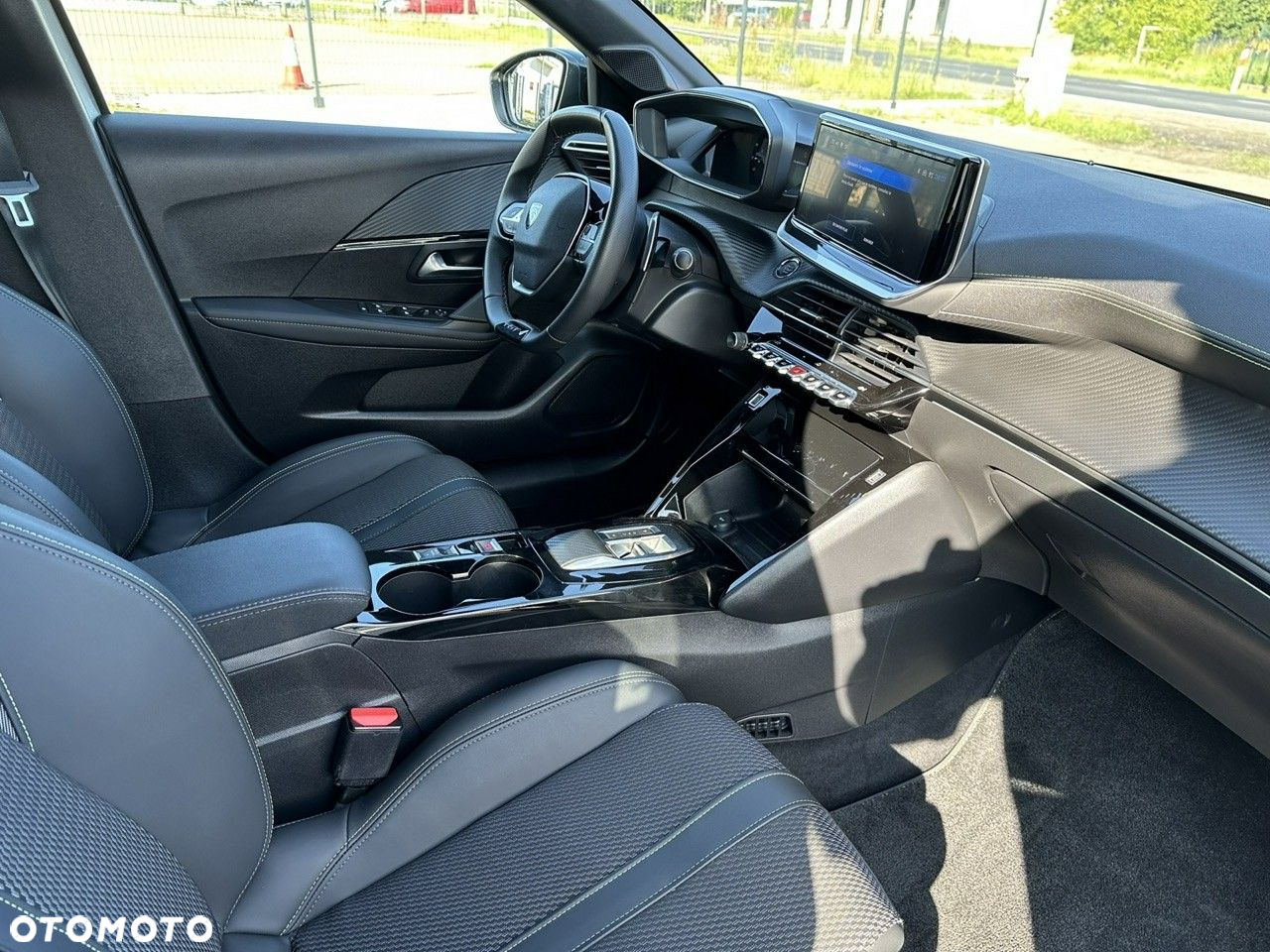Peugeot 208 1.2 mHEV GT - 15