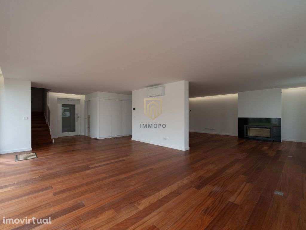 Moradia nova com 4 frentes para venda em zona nobre de Leça da Palmeir - Grande imagem: 4/35