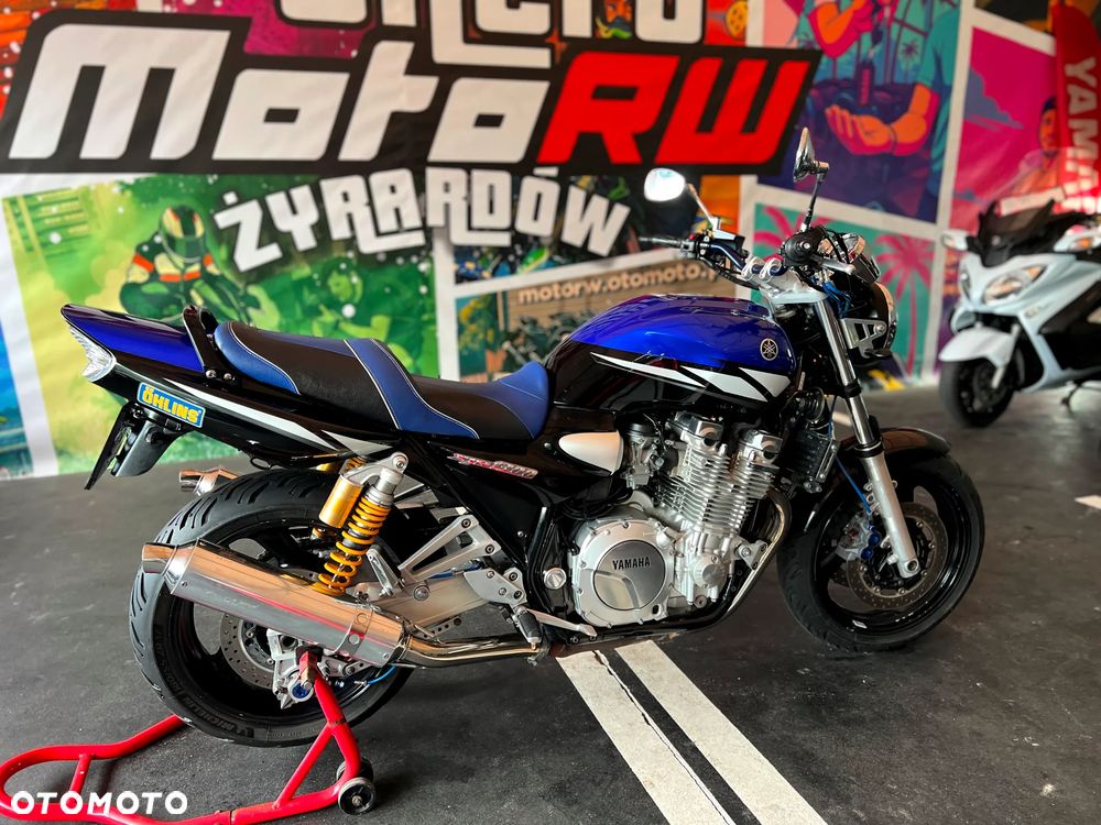 Yamaha XJR - 6