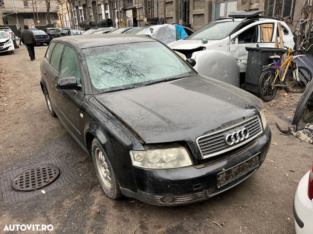 Dezmembrez Audi A4 B6 break negru 2.0 benzina 2002 - 1