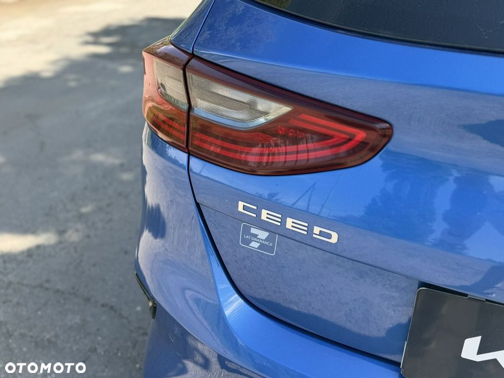 Kia Ceed - 11