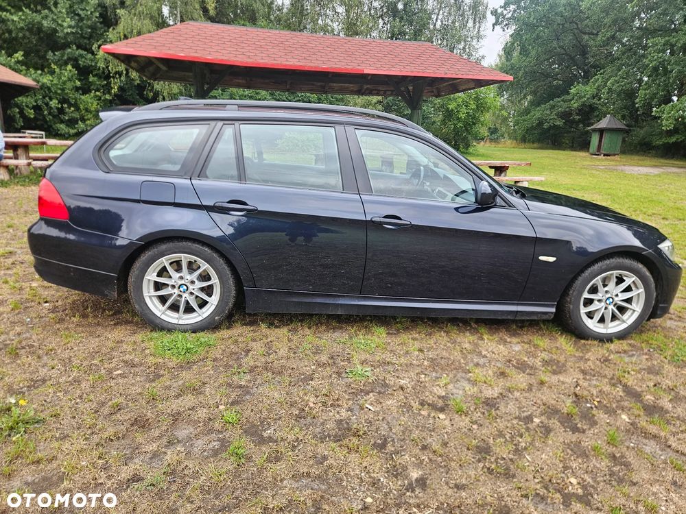 BMW Seria 3 318d - 4