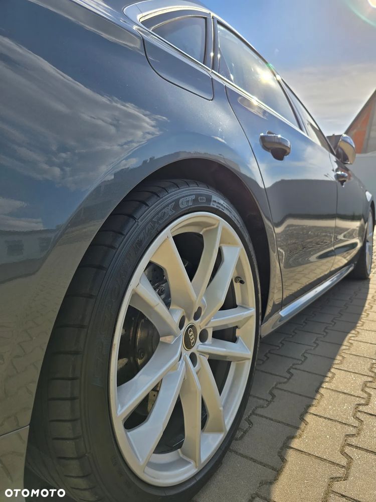 Audi S8 - 11