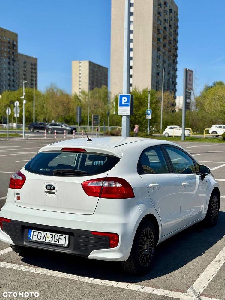 Kia Rio 1.2 L - 2