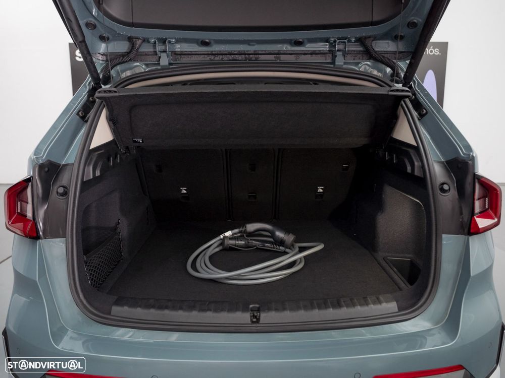 BMW iX1 eDrive20 xLine - 11