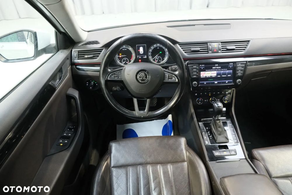 Skoda Superb 2.0 TDI 4x4 L&K DSG - 11