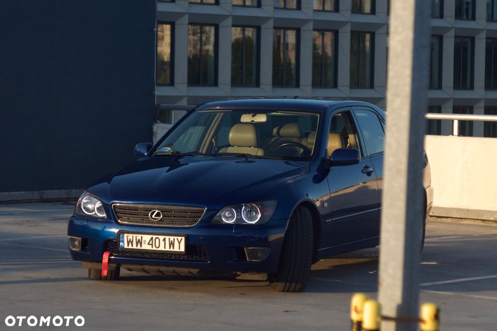 Lexus IS 200 Elegance - 1