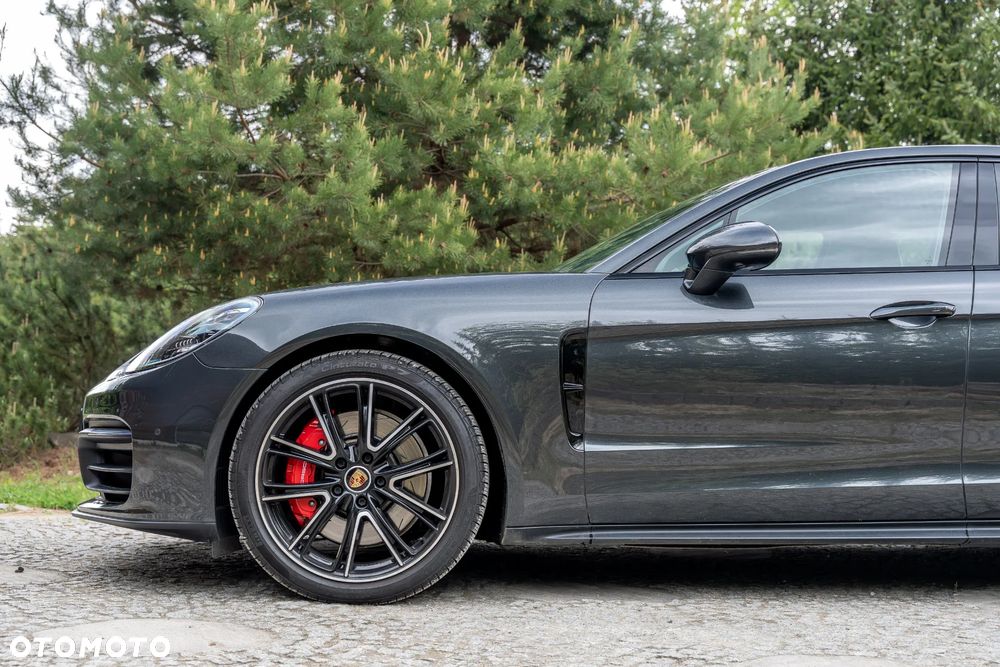 Porsche Panamera 4S - 9