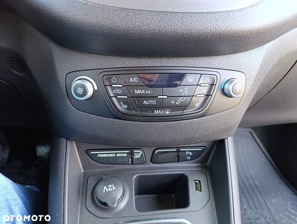 Ford Transit Courier Ambiente - 15