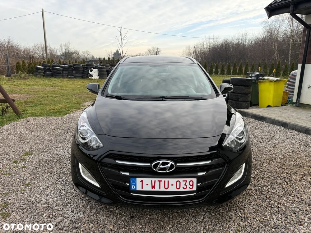 Hyundai i30 blue Kombi 1.6 GDi Passion - 2