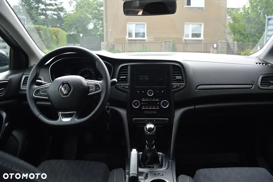 Renault Megane 1.5 Blue dCi Limited - 8