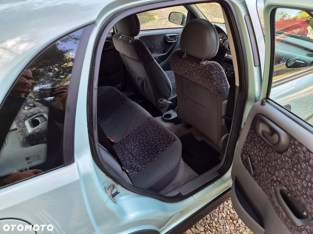 Opel Corsa 1.2 16V - 8