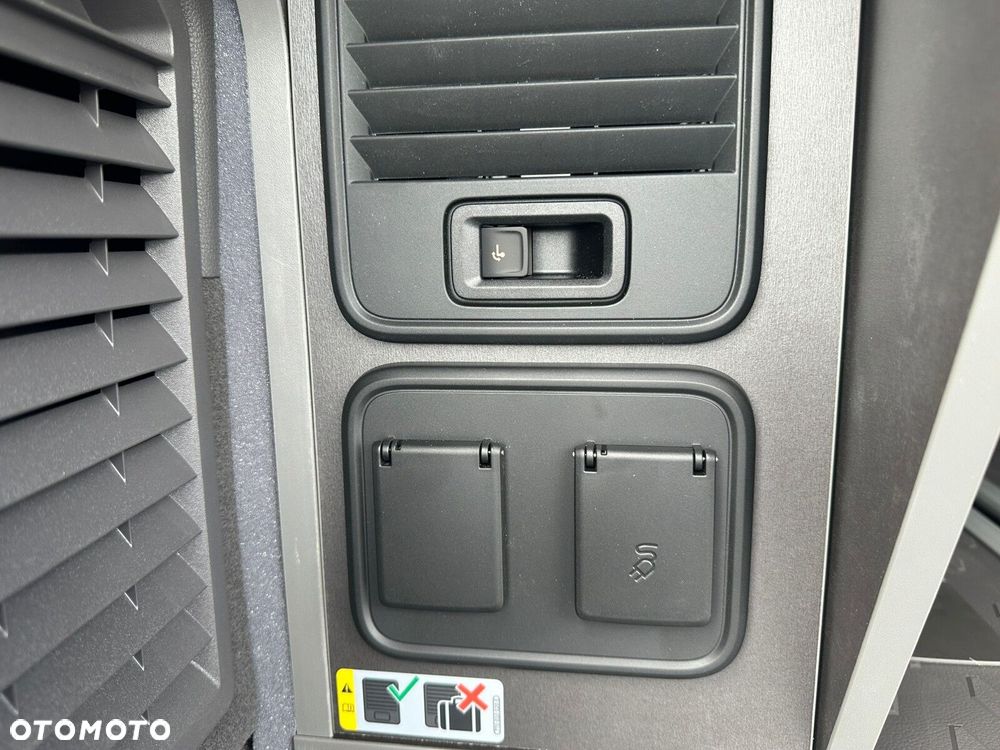 Volkswagen california Nowa California Beach silnik: 2,0 l TSI OPF 204 KM / skrzynia biegów: 7-biegowa DSG rozstaw osi: 3124 mm - 27