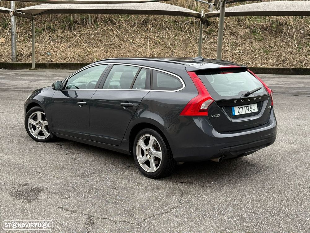 Volvo V60 1.6 D2 Drive Momentum Start/Stop - 4