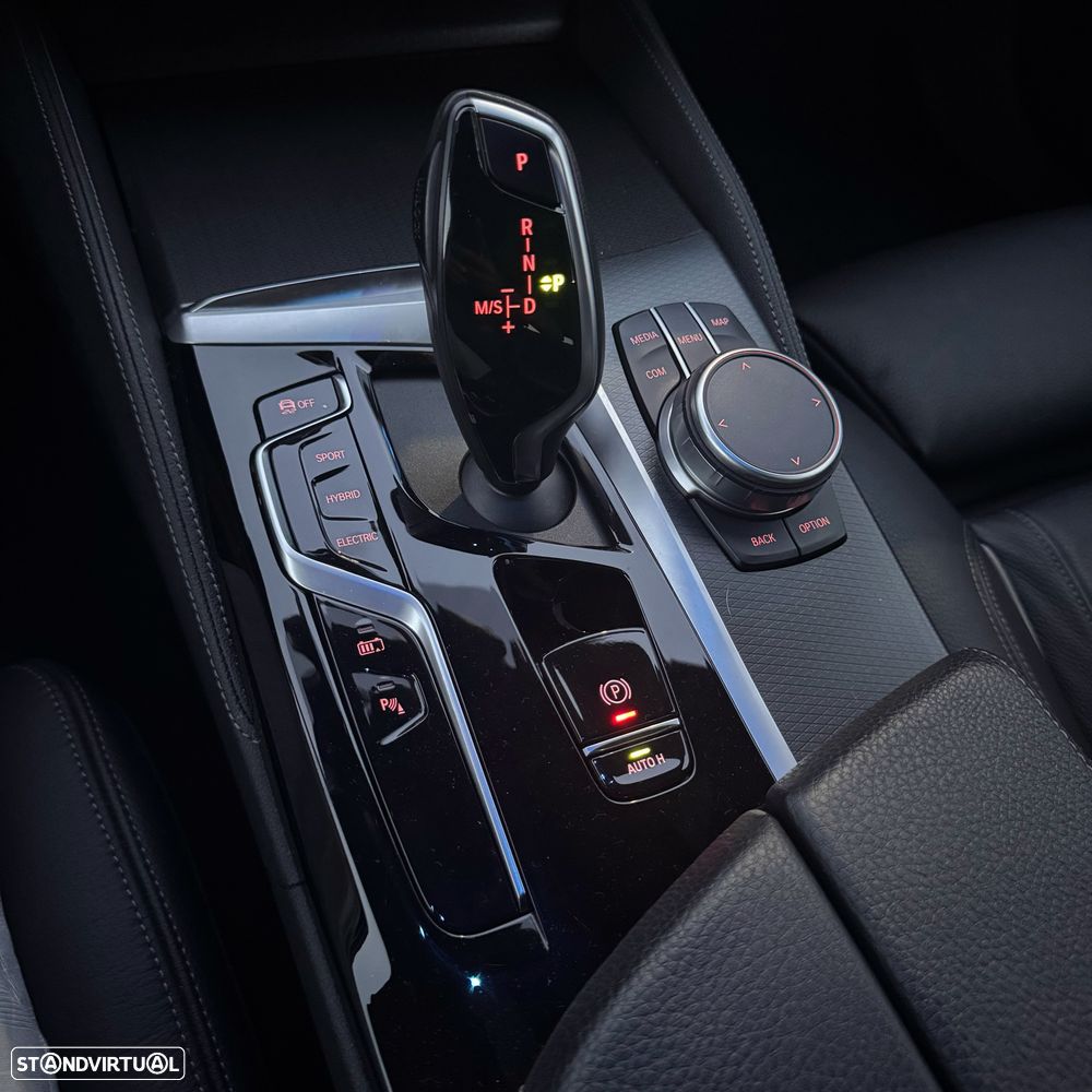 BMW 530 e Pack Desportivo M - 19