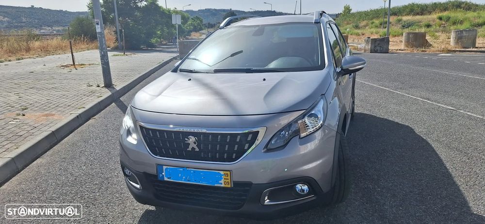 Peugeot 2008 1.2 PureTech Signature - 4