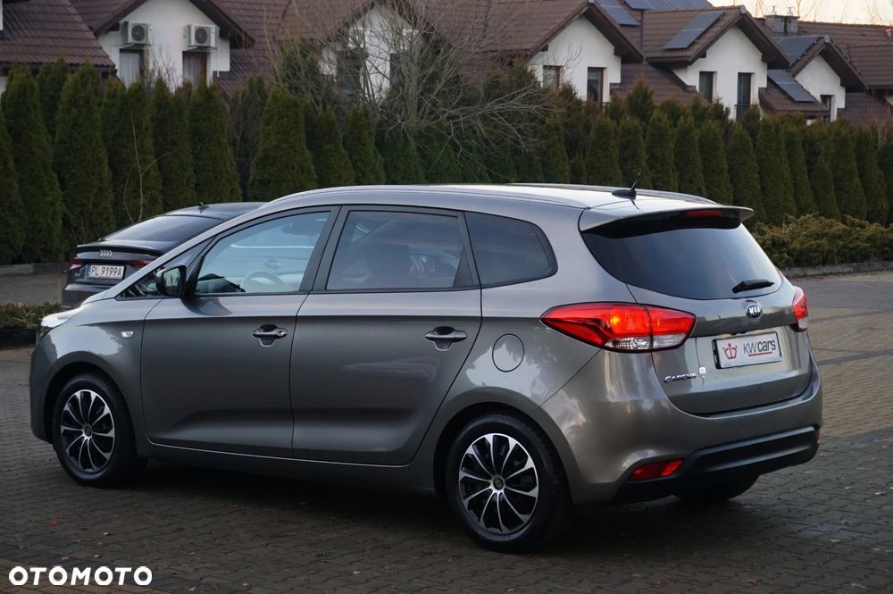 Kia Carens 1.6 GDI Dream Team Edition - 11