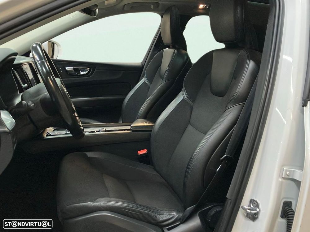 Volvo XC 60 2.0 T8 PHEV Momentum AWD - 15