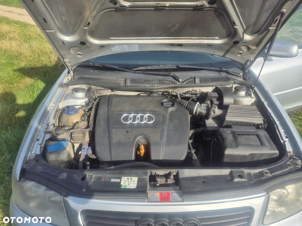 Audi A3 1.6 Ambiente - 2