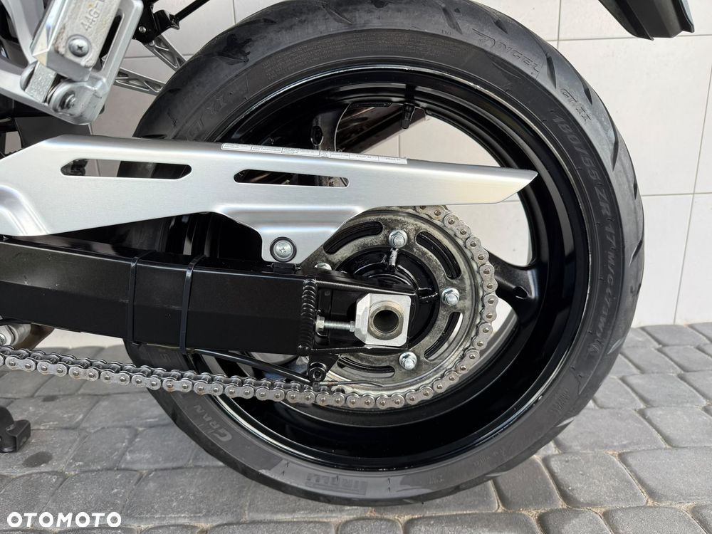 Suzuki GSX - 26