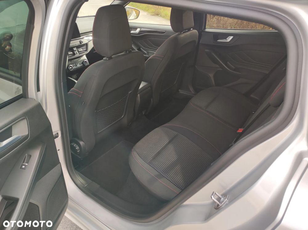 Ford Focus 1.5 EcoBlue ST-Line - 28