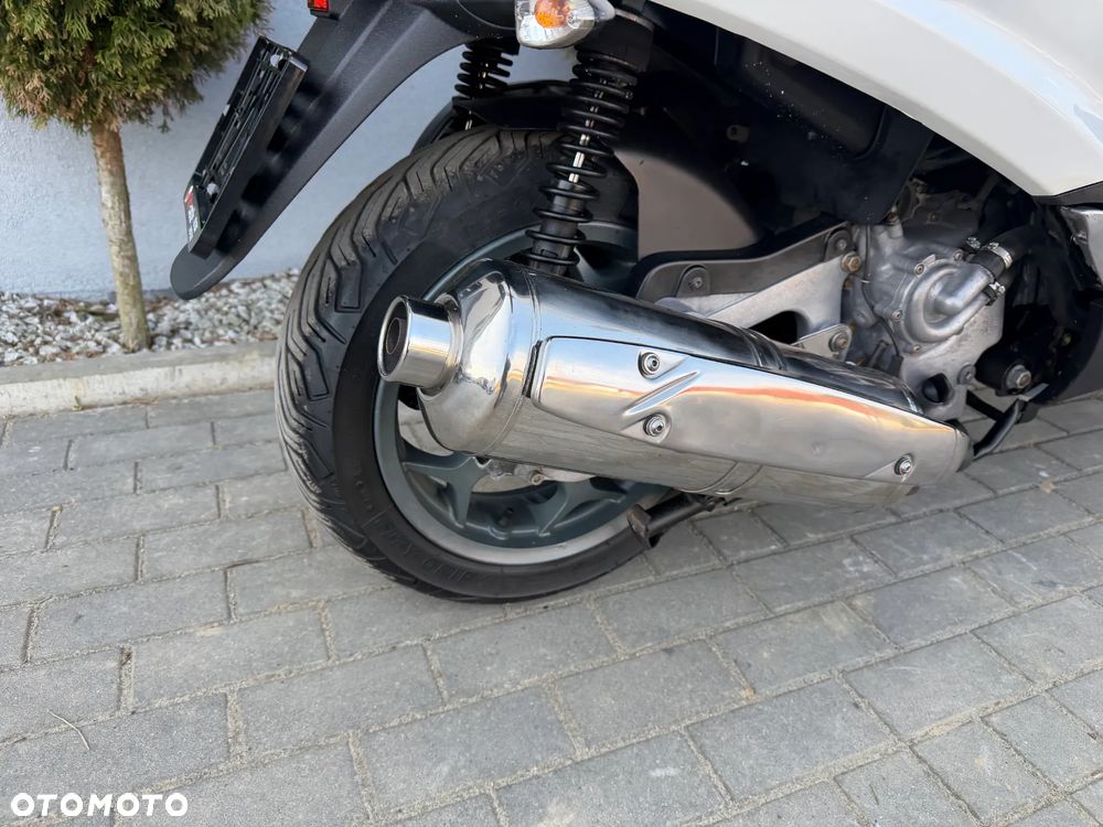 Piaggio MP-3 - 24