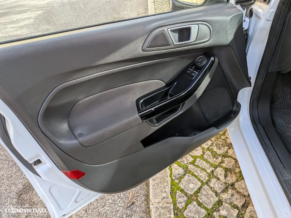 Ford Fiesta 1.0 T EcoBoost Titanium - 14