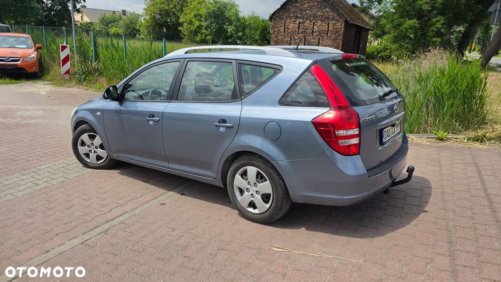 Kia Ceed 1.4 CVVT LX - 24