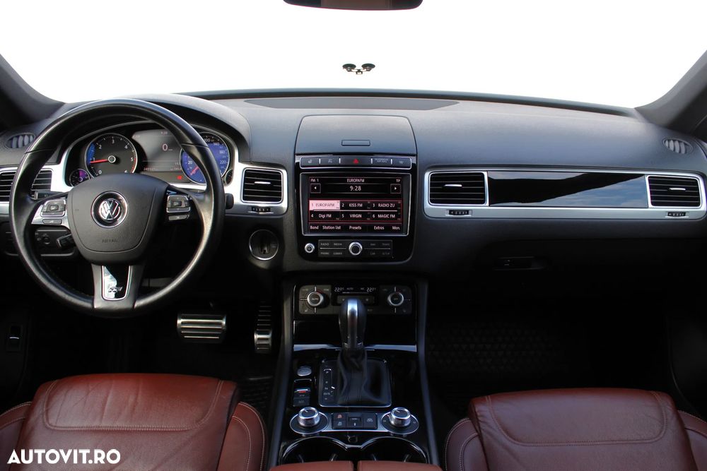 Volkswagen Touareg 3.0 V6 TDI BMT - 16