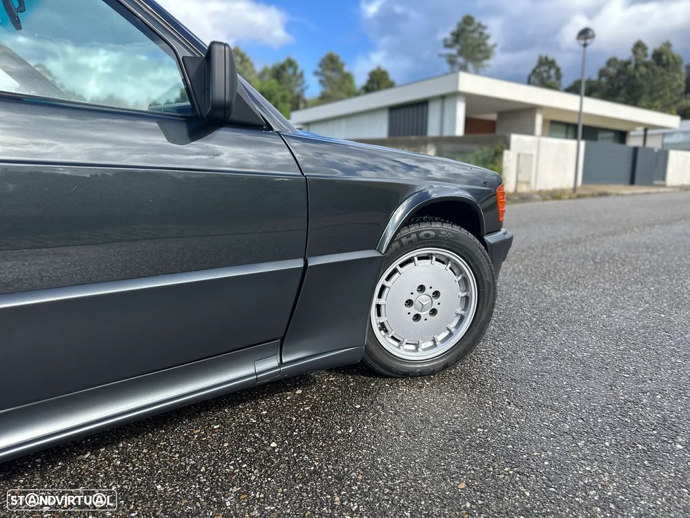 Mercedes-Benz 190 - 12