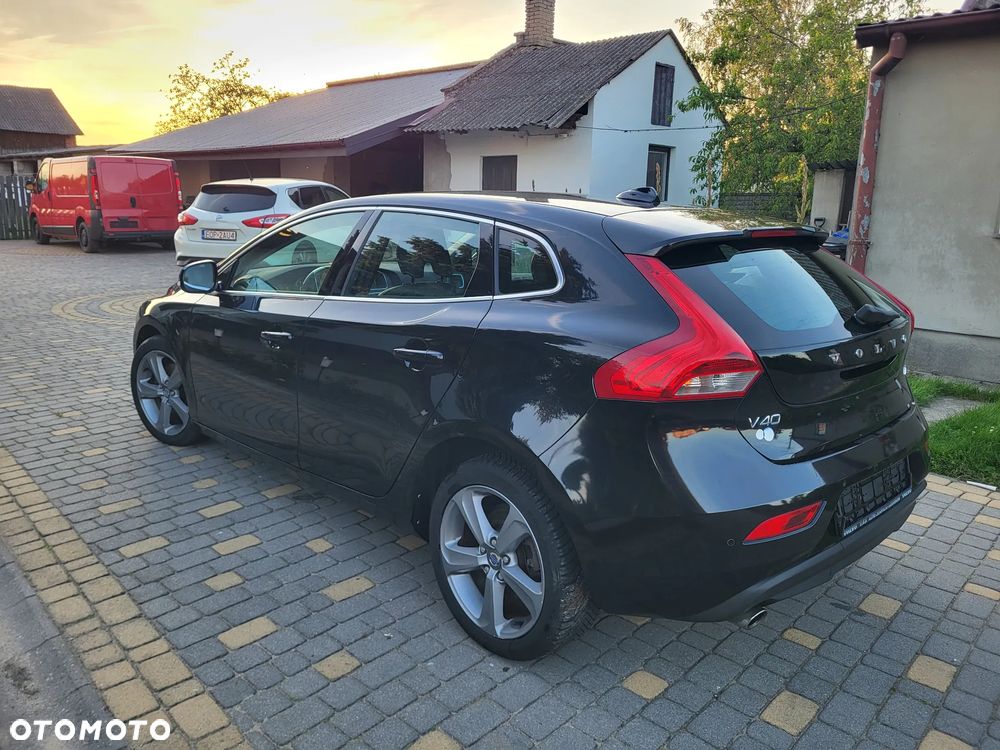 Volvo V40 T3 Momentum - 14