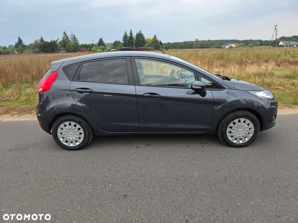 Ford Fiesta - 2