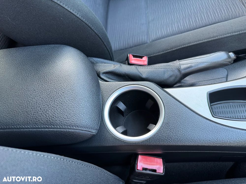 BMW X1 sDrive18d - 9