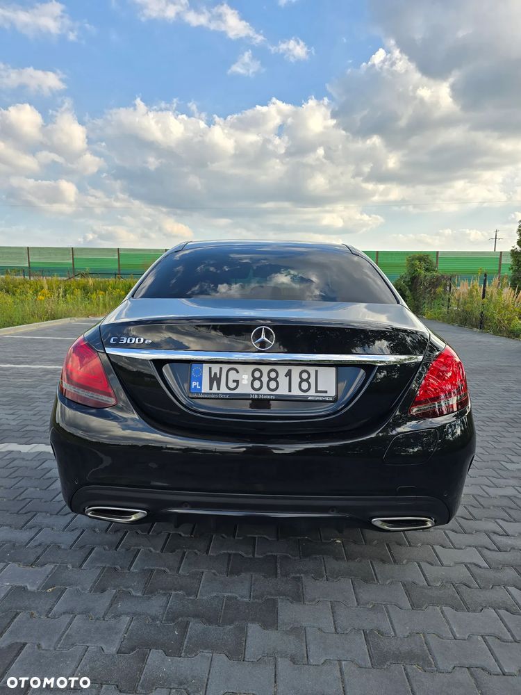 Mercedes-Benz Klasa C 300 e 9G-TRONIC - 36