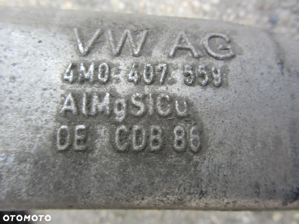 Audi Q7 zwrotnice z wachaczami prawa lewa 4M0407242K 4M0407421K - 3