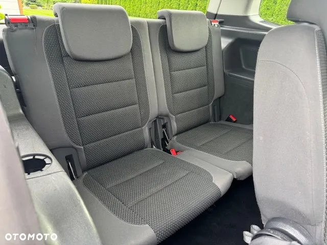 Volkswagen Touran - 24