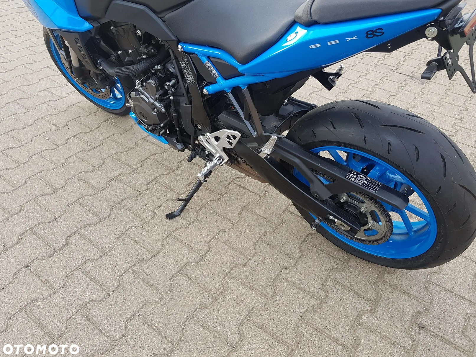 Suzuki GSX - 6