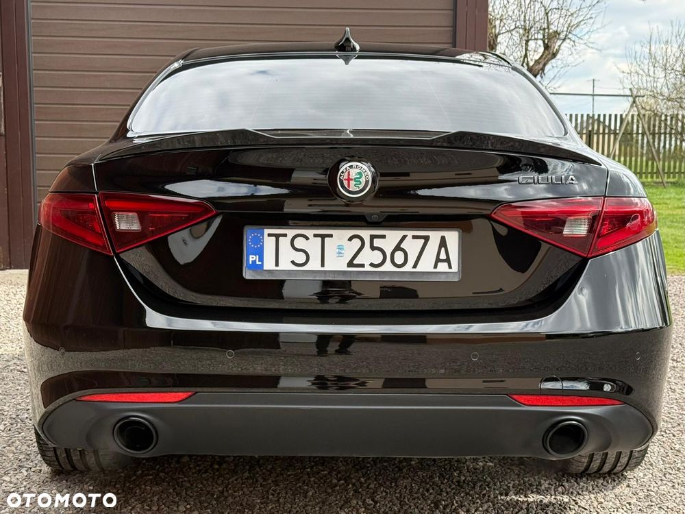 Alfa Romeo Giulia 2.0 Turbo Veloce - 8