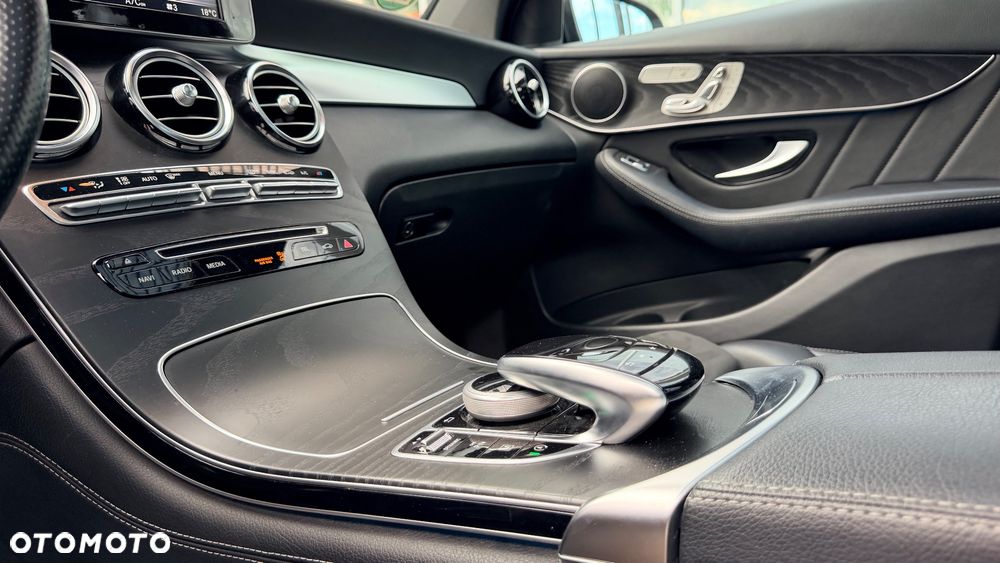 Mercedes-Benz GLC - 24