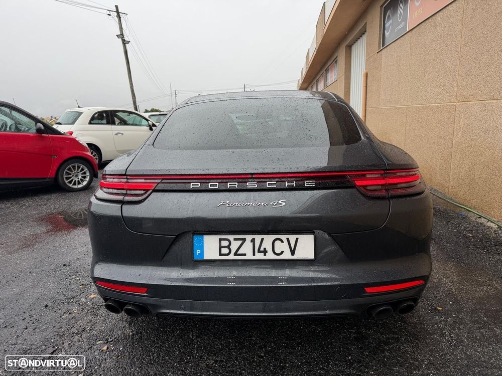 Porsche Panamera 4 S - 11