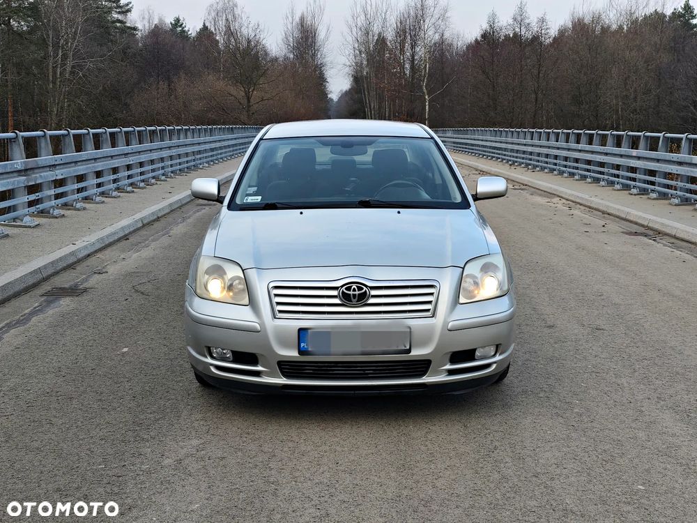 Toyota Avensis 2.0 VVT-i Prestige - 2