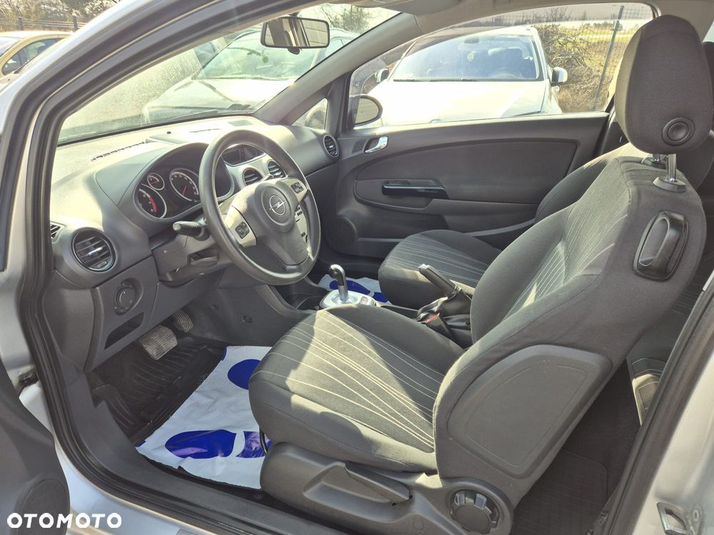 Opel Corsa 1.2 16V Cosmo EasyTronic - 9