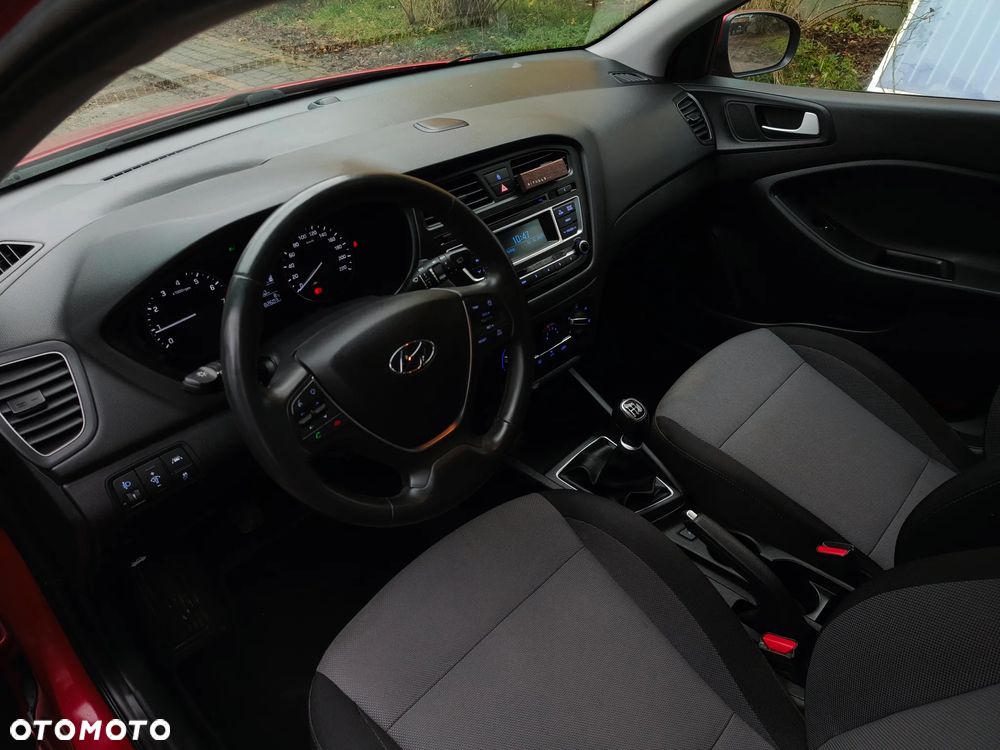 Hyundai i20 1.2 Passion - 28