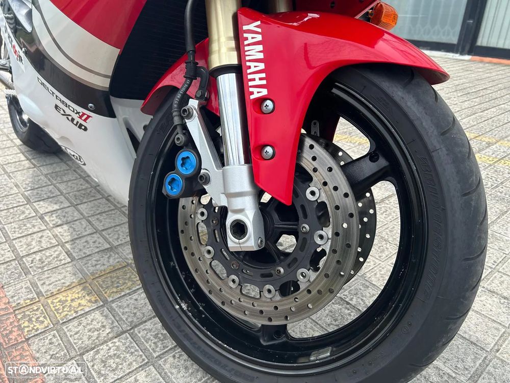 Yamaha YZF R1 - 7