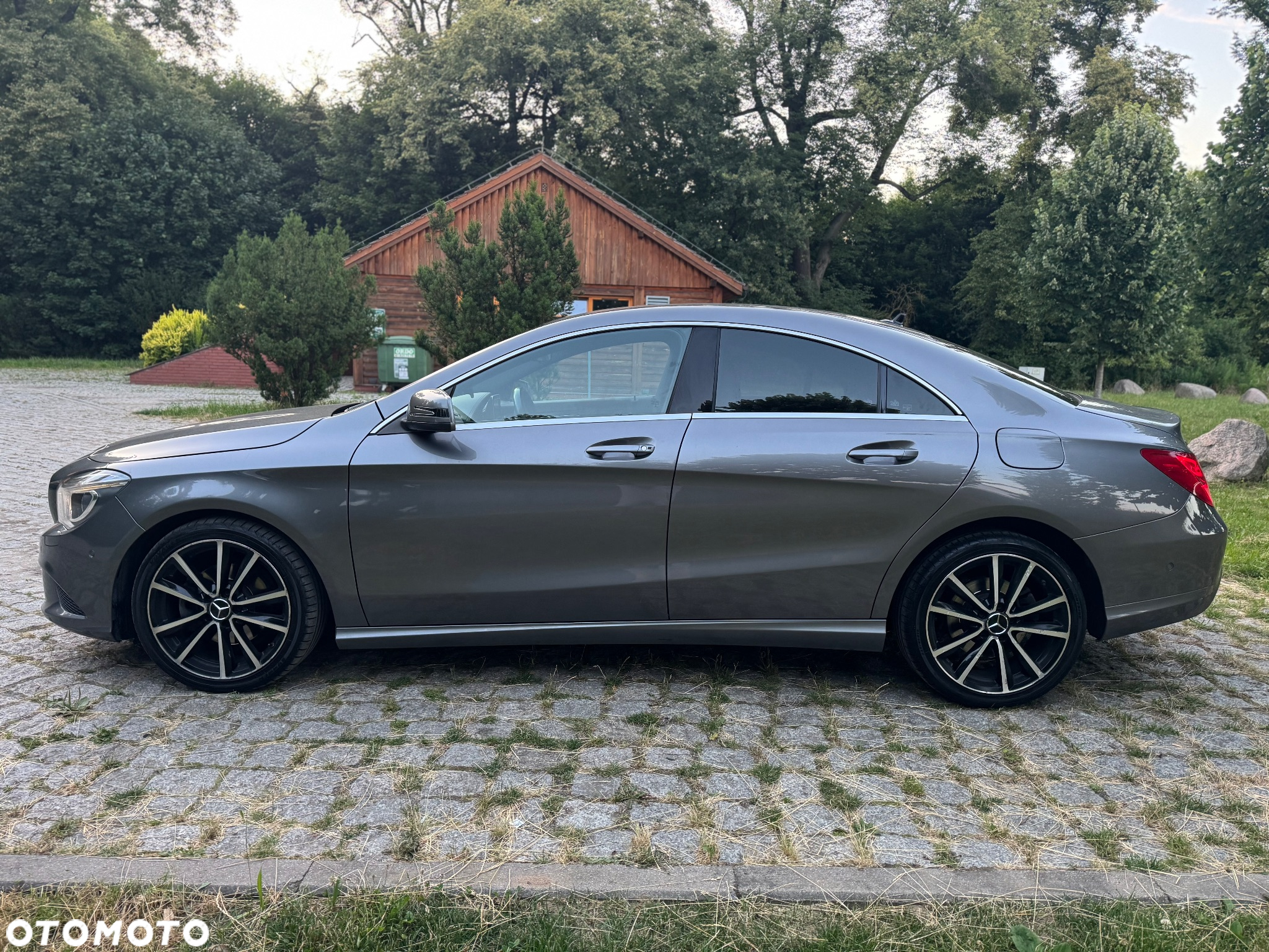Mercedes-Benz CLA - 12