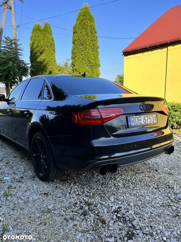 Audi A4 Limousine - 4