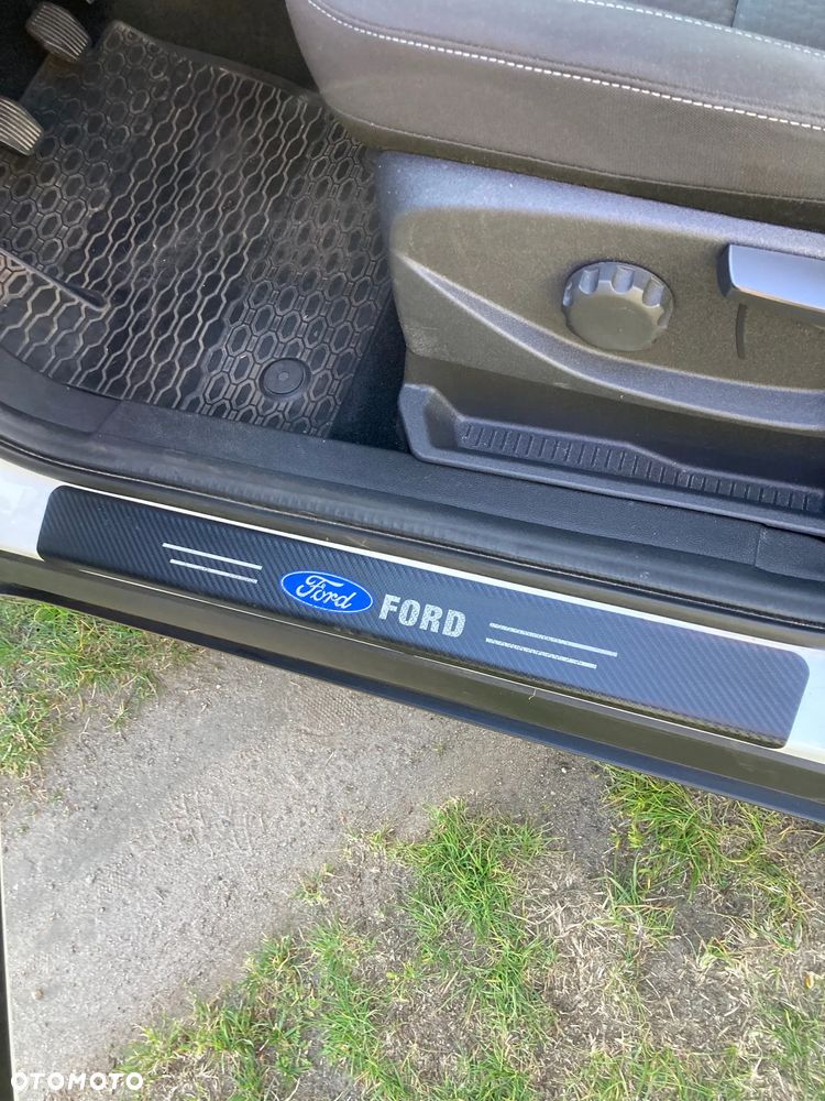 Ford Kuga 1.5 EcoBoost 2x4 Trend - 30
